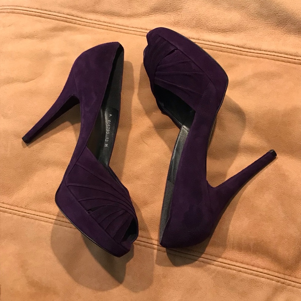 12 Stuart Weitzman Purple Suede Heels